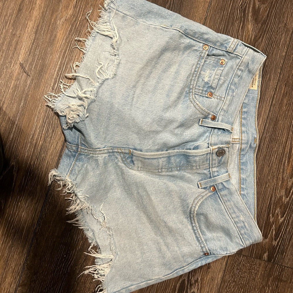 Levi’s Light Blue Denim Frayed Women Shorts